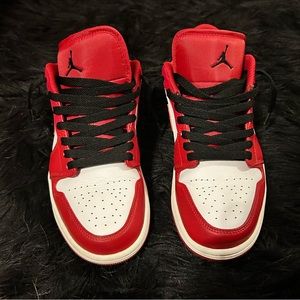 Red Jordan 1 Low
